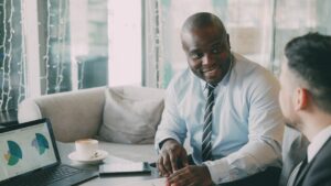 Strategii de comunicare eficientă pentru lideri la început de drum